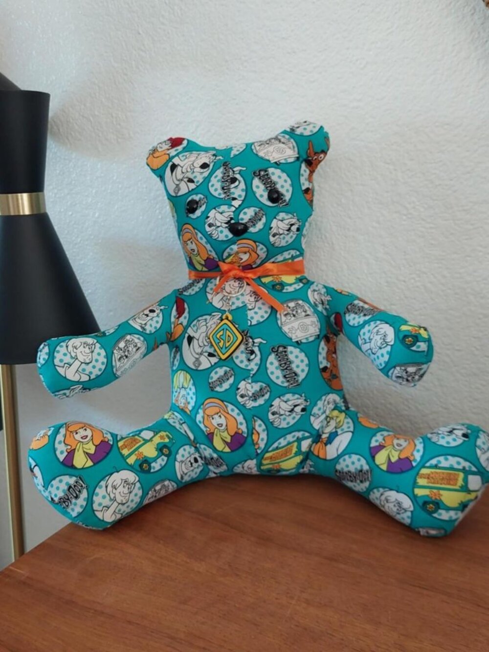 Scooby Doo teddy bear with Scooby-Doo and friends characters in circular frames